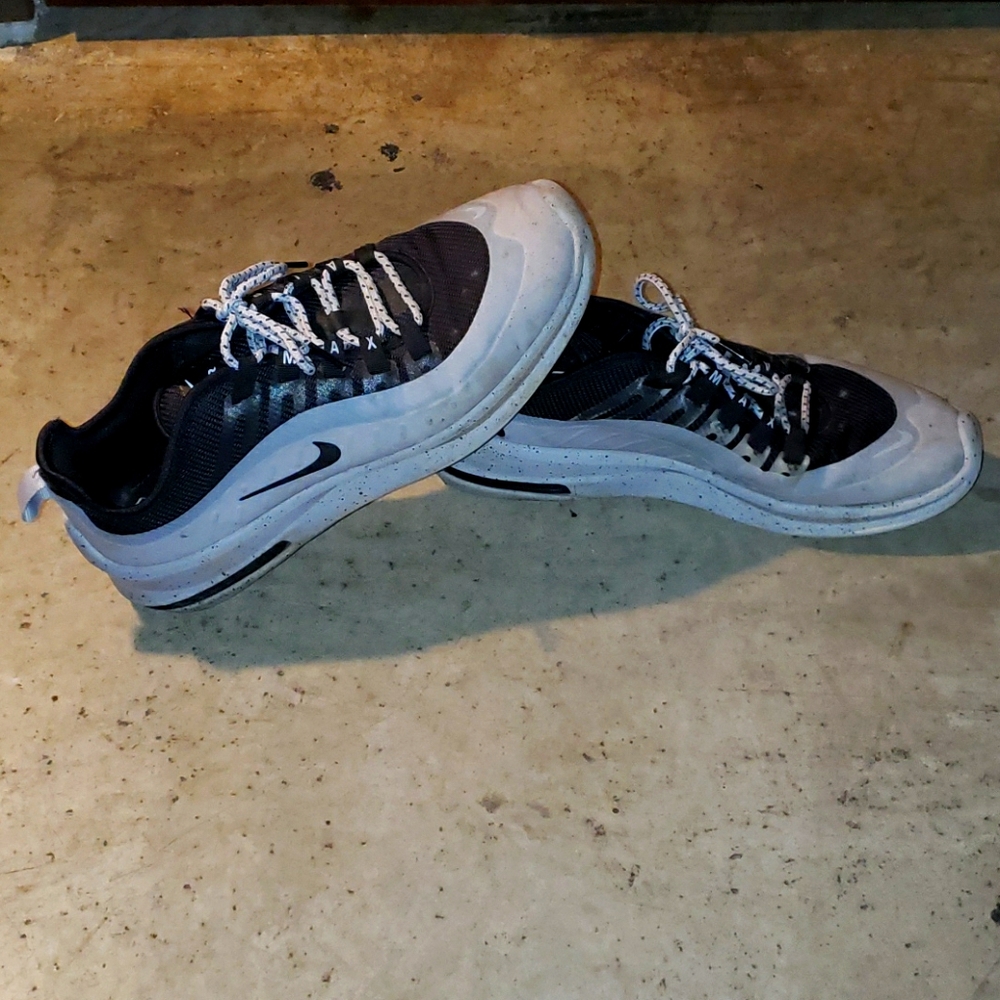 Size 11 Black/Grey  Nike Airmax